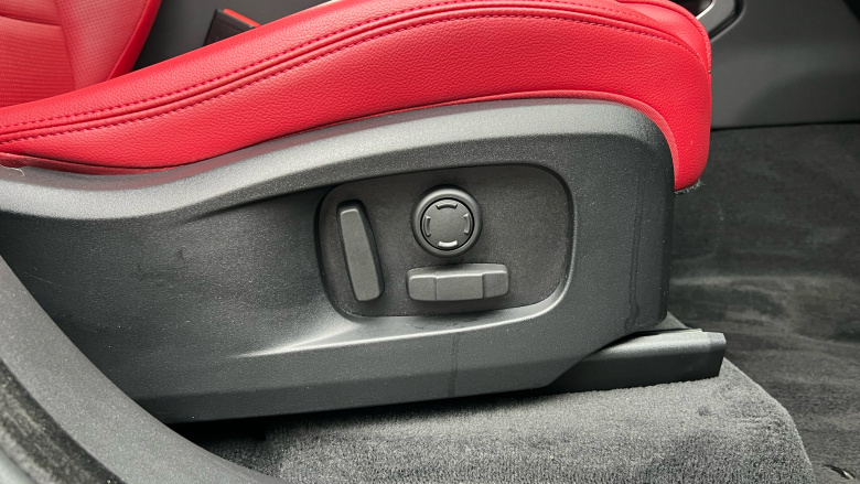 Jaguar F-Pace 2.0 D200 R-Dynamic Black 5dr Auto AWD Diesel Estate